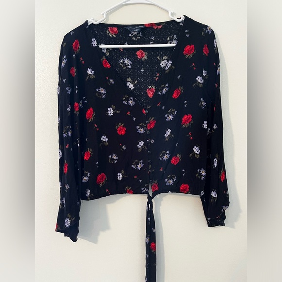 American Eagle Black Flowered Blouse - Picture 3 of 6